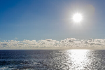 Obraz premium Réverbération de la lumière du soleil sur la mer