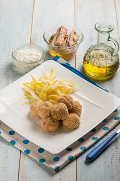 tuna meat balls with ricotta cheese and salad