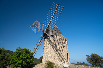 Plakat France, Var department, Grimaud, Gulf of St Tropez, Village of Grimaud, the windmill