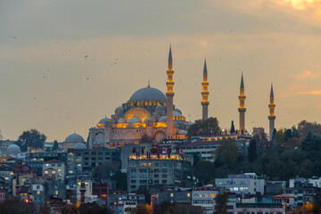 Fototapeta na wymiar Suleymaniye Mosque view near Golden Horn in Istanbul.