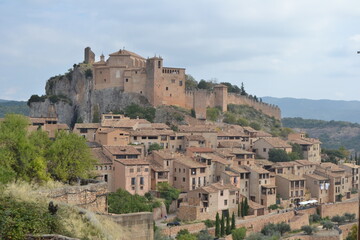 Fototapeta na wymiar Visita a la preciosa Villa medieval de Alquezar,Huesca,Aragón,España.