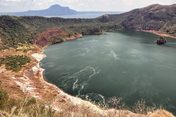 See im Vulkankrater in der Umgebung von Manila (Philippinen) © kabayos