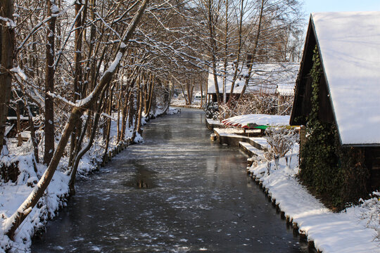 Winterromantik im Spreewald; Spreearm in Leipe