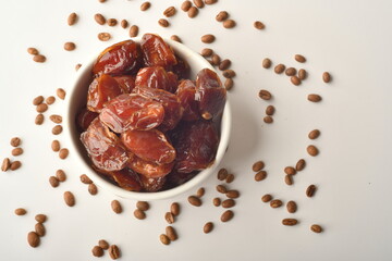dates fruit , famous for it in the regions of [Al-Qatif, Al-Qassim, Al-Kharj and Al-Hasa] in Saudi Arabia. It is characterized by preserving its good flavor after a long period of storage.