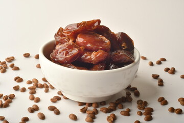 dates fruit , famous for it in the regions of [Al-Qatif, Al-Qassim, Al-Kharj and Al-Hasa] in Saudi Arabia. It is characterized by preserving its good flavor after a long period of storage.