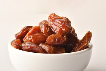 dates fruit , famous for it in the regions of [Al-Qatif, Al-Qassim, Al-Kharj and Al-Hasa] in Saudi Arabia. It is characterized by preserving its good flavor after a long period of storage.