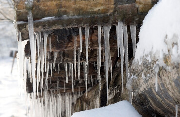 Eiszapfen Holzstapel 2