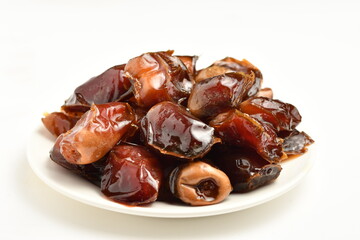 dates fruit , famous for it in the regions of [Al-Qatif, Al-Qassim, Al-Kharj and Al-Hasa] in Saudi Arabia. It is characterized by preserving its good flavor after a long period of storage.