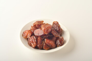 dates fruit , famous for it in the regions of [Al-Qatif, Al-Qassim, Al-Kharj and Al-Hasa] in Saudi Arabia. It is characterized by preserving its good flavor after a long period of storage.