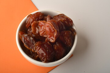 dates fruit , famous for it in the regions of [Al-Qatif, Al-Qassim, Al-Kharj and Al-Hasa] in Saudi Arabia. It is characterized by preserving its good flavor after a long period of storage.