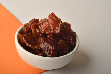 dates fruit , famous for it in the regions of [Al-Qatif, Al-Qassim, Al-Kharj and Al-Hasa] in Saudi Arabia. It is characterized by preserving its good flavor after a long period of storage.