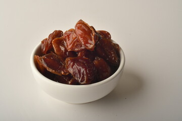 dates fruit , famous for it in the regions of [Al-Qatif, Al-Qassim, Al-Kharj and Al-Hasa] in Saudi Arabia. It is characterized by preserving its good flavor after a long period of storage.
