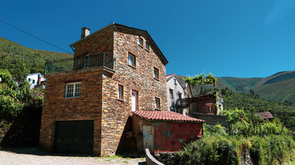 Casas de xisto de Portugal. Typical old houses in Portugal
