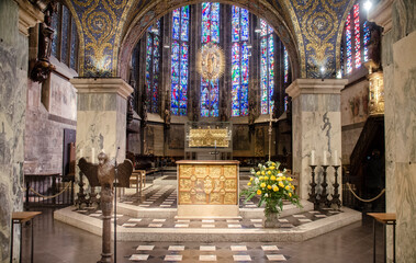 Aachener Dom, Altar und Karlsschrein