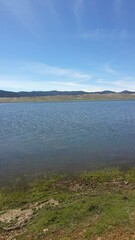 Vue sur un lac