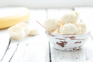 Bananeneis Eis Banane Eisbecher Ketogen Vegan