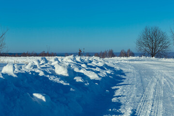 Fototapeta na wymiar winter landscape shot in Chuvashia in early February on a sunny day