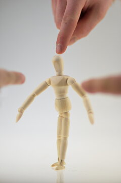Personalmanagement Feuern Entlassen Personalf&uuml;hrung Entlassen Personalmotivation Gruppendynamik Humenresurce Personalwesen Druck aus&uuml;ben Personal verarschen Fingerpointing 