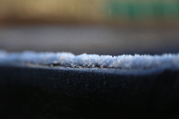 detail von einem schnee bedeckten zaun