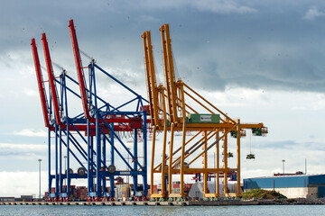 Fototapeta na wymiar Shipping Port