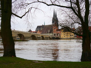 Regensburg, Deutschland: Hochwasser in der Donaustadt