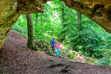 Erlebnisreiche Wanderung im Naturpark Altmühltal auf dem Jägersteig bei Dollnstein
