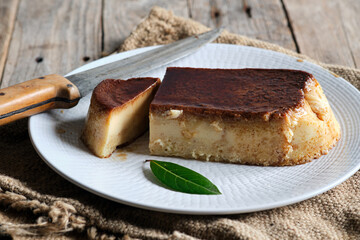 Pudding Cake with caramel