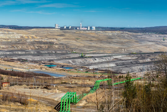 Kopalnia odkrywkowa węgla brunatnego Tur&oacute;w oraz elektrownia Tur&oacute;w, Bogatynia, Polska