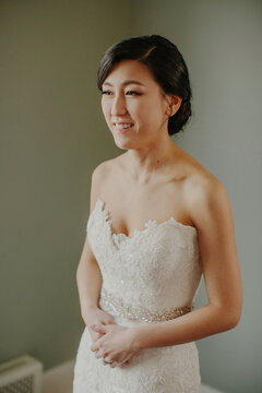 Simple Portrait of a Korean Bride
