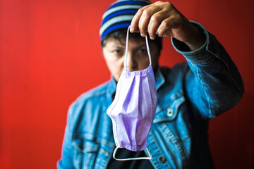 mujer mascarilla covid