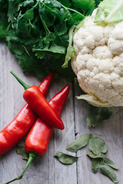 Ingredients of the indian dish Aloo Gobi