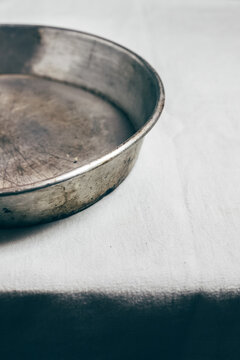 Empty platter in tin plate