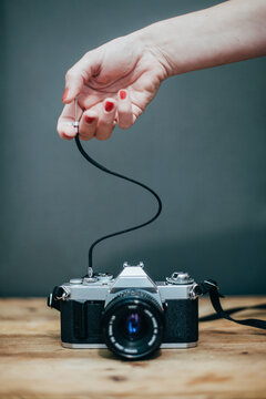 Analog camera and shutter