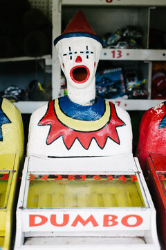 fun fair game, spooky clown ball game