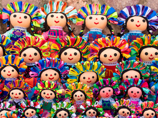 MEXICAN COLORFUL AND TRADITIONAL DOLLS