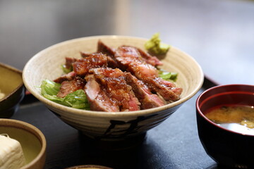 ステーキ丼
