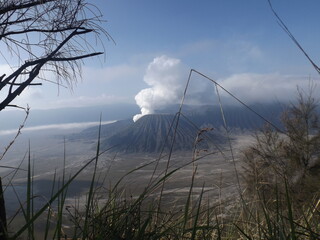 Fototapeta premium Mountaine volcano smoke - Bromo Mountaine Indonesia