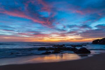 Obraz premium High cloud beautiful dawn at the beach