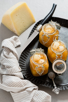 Onion and pear chutney with cumin seed