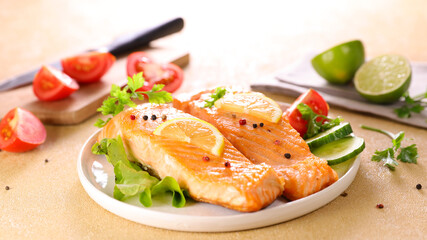 salmon fish with lettuce and lemon