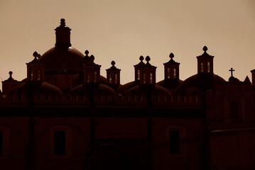 Cúpulas contraluz San Gabriel