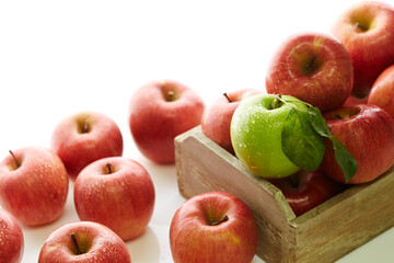 apples in a basket