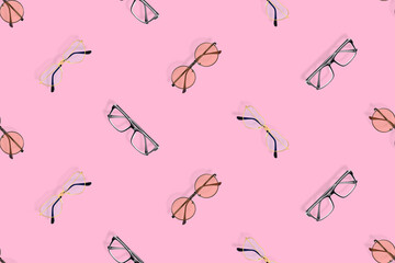 Glasses seamless pattern. Background with a set of glasses of different shapes.