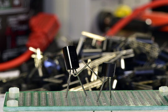 Fight between two low-power silicon transistors