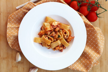 Calamarata con sugo di polpo