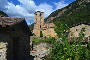 Fototapeta premium Visita a el pueblo medieval de Beget en Girona, se encuentra incluido en el inventario del Patrimonio Arquitectónico de Cataluña. 