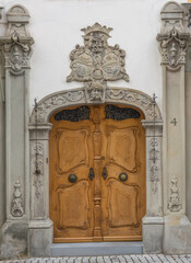 Portal aus Holz