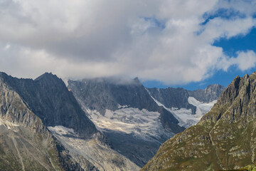 Fototapeta na wymiar Berge in der Schweiz