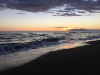 atardecer, playa, mar, oceáno, cielo, sol, acuático, amanecer, nube, olas, costa, arena, olas, anochecer, paisaje, anaranjada, nube, naturaleza, horizonte, anochecer, azul, alba, costa