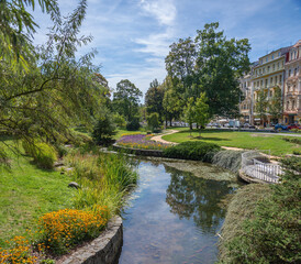 Fototapeta na wymiar Spa park in the center of town Marianske Lazne (Marienbad) - Czech Republic
